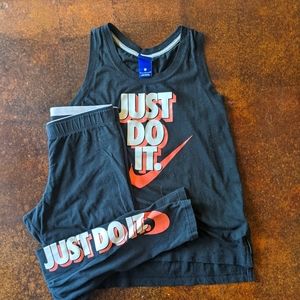 NIKE matching workout outfit